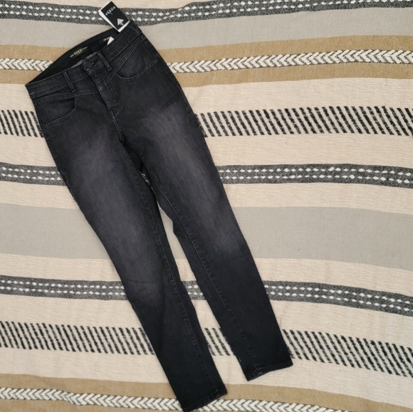 Guess 1981 Chevron Skinny Black Ash Denim 28 - Picture 2 of 9